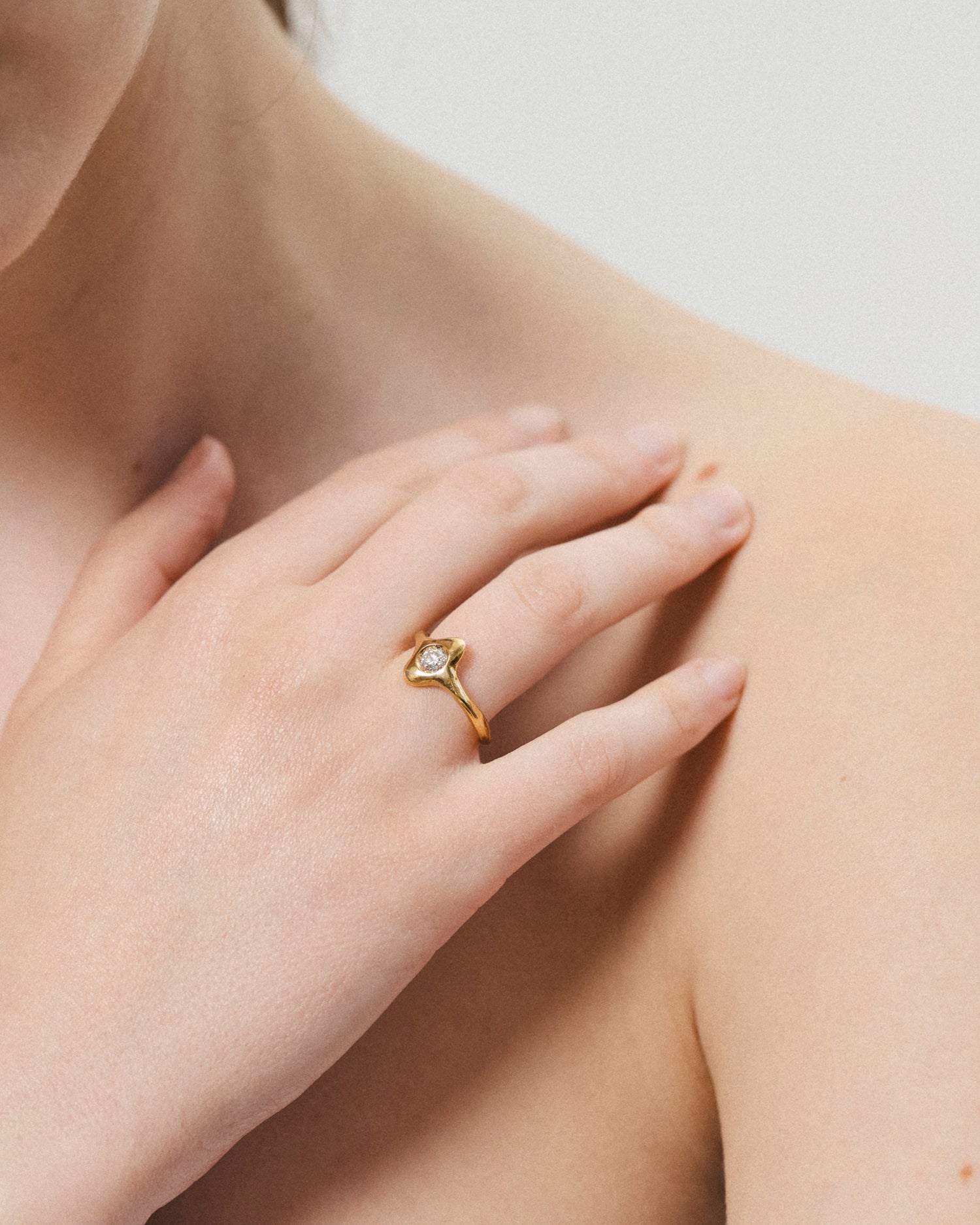 Ray Oval Ring