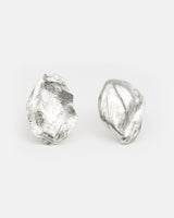 LMJ Petalo Mini Earrings in silver – sculptural studs with soft natural texture