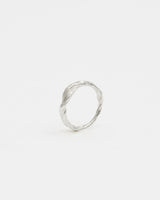 LMJ Petalo Mini Ring in silver – refined minimalist design with organic detail